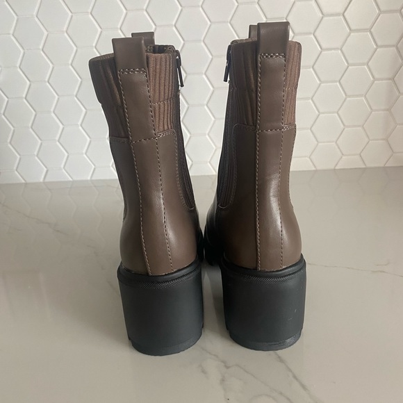 NWOT A New Day Natasha Lug Sole Sock Boots Size 6 - Picture 3 of 6